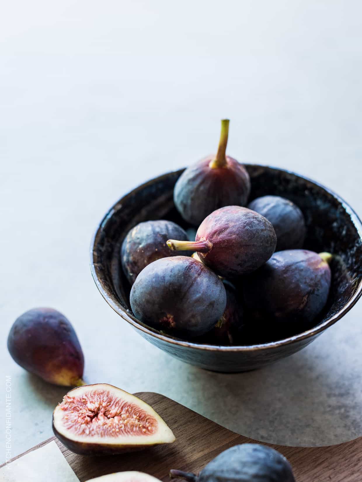 A bowl of fresh figs.