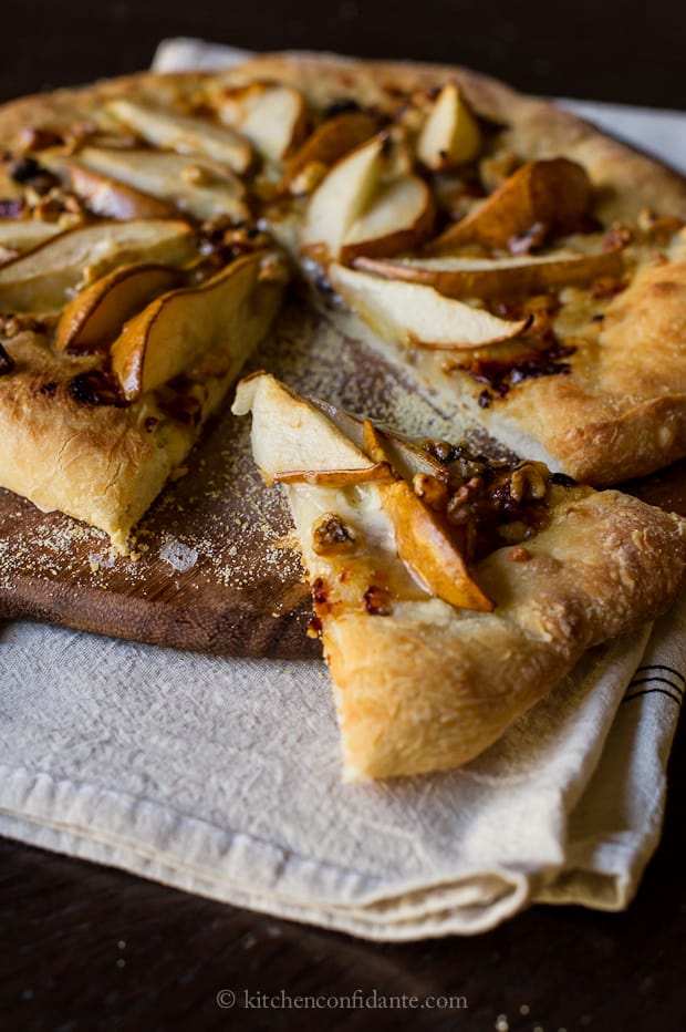 Pear & Walnut Gorgonzola Pizza | Kitchen Confidante | Slice