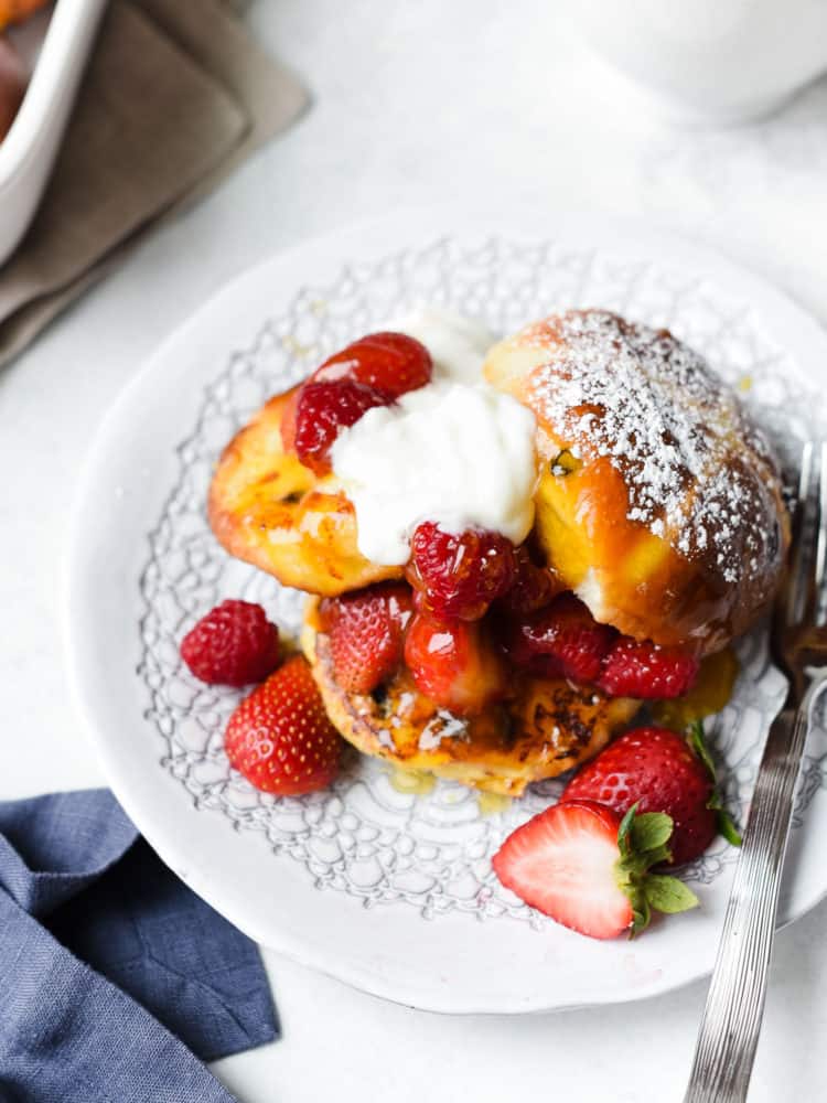 Hot Cross Bun Pain Perdu - perfectly decadent french toast using leftover hot cross buns for your Easter brunch. Top it with fresh berries, figs and cream.