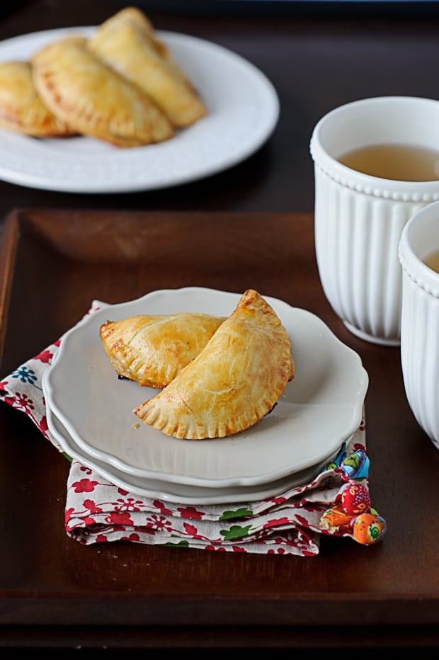 Empanada De Kaliskis I Filipino Chicken Relleno in Puff Pastry I Super  Flaky 