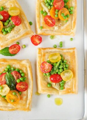 cropped-Artichoke-and-Feta-Tarts-with-Tomato-Salad-Kitchen-Confidante-Styled.jpg