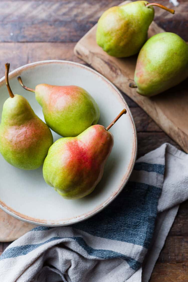 Pear & Walnut Gorgonzola Pizza | Kitchen Confidante | Pears