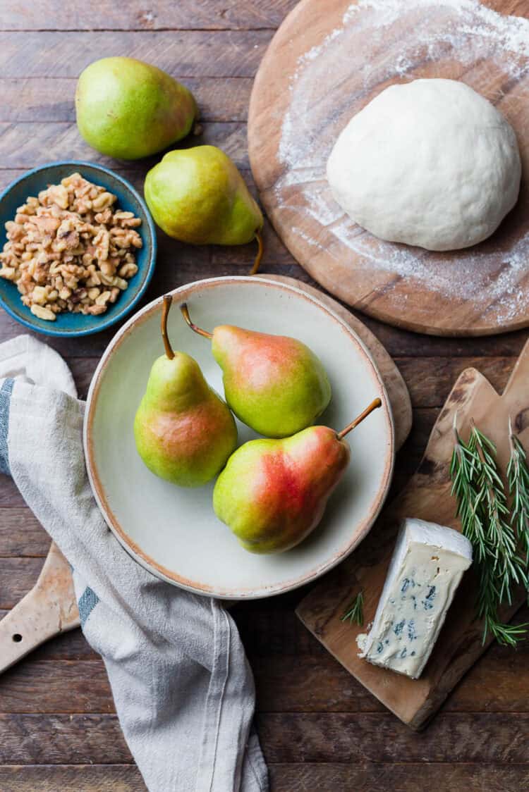 Ingredients for Pear & Walnut Gorgonzola Pizza