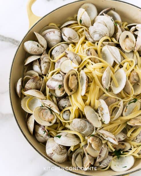 Linguine With Clams In White Wine Sauce | Kitchen Confidante