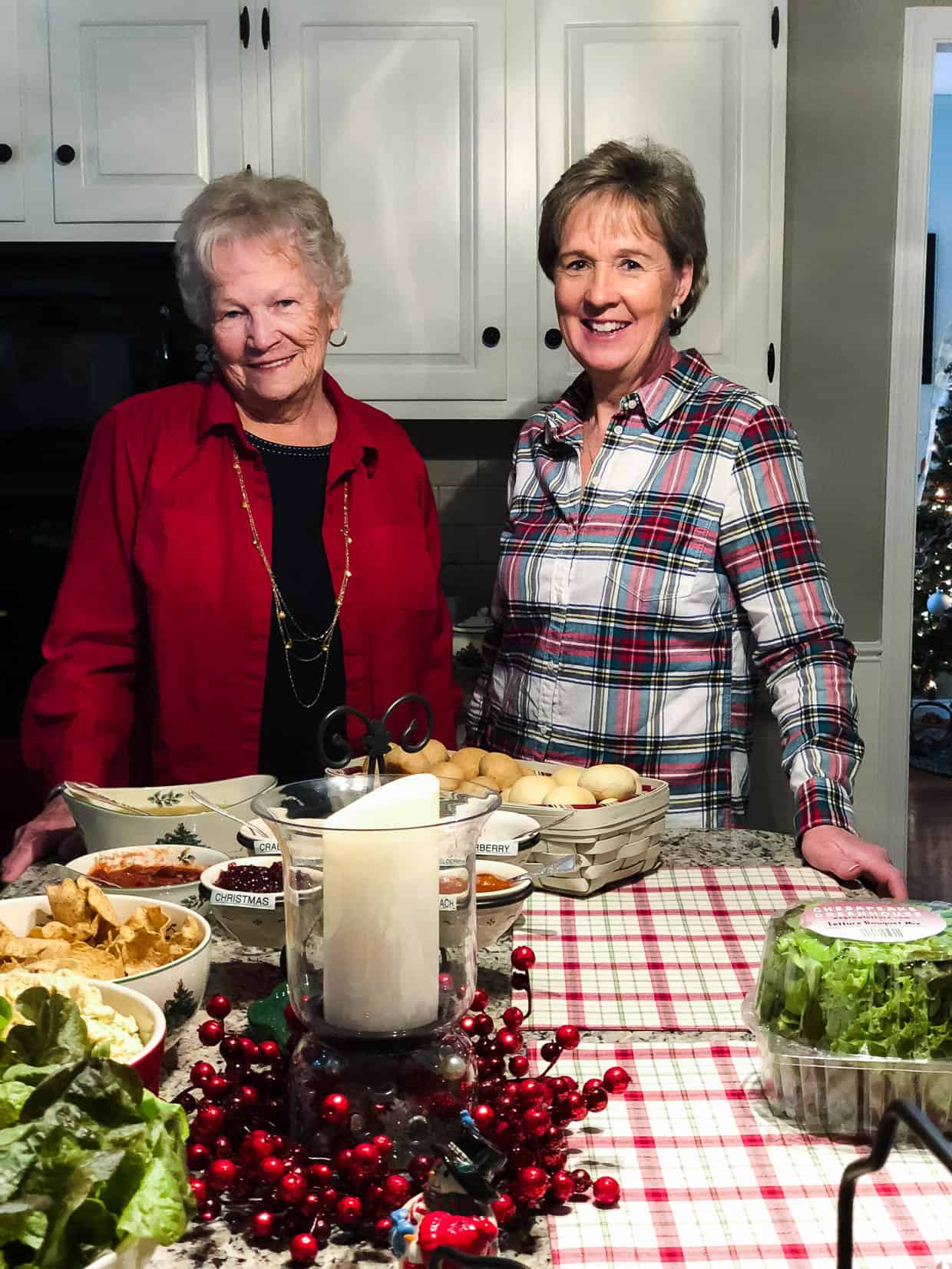 The hospitality Jenny Rhodes and her mom shared during a Chicken Check In was heartwarming. #sponsored by National Chicken Council