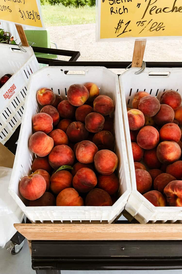 Fresh peaches from Hudson Farms farm stand in Fresno, California.