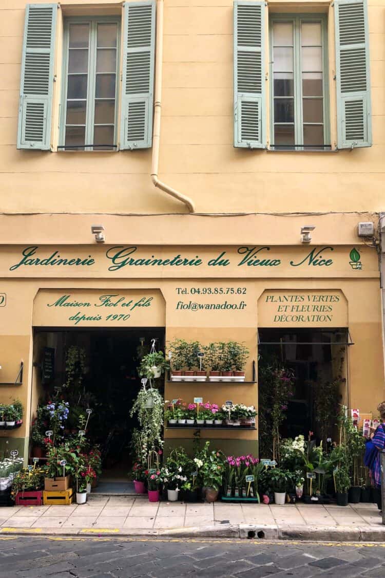 Flower shop in Old Town Nice, France // Nice Travel Guide