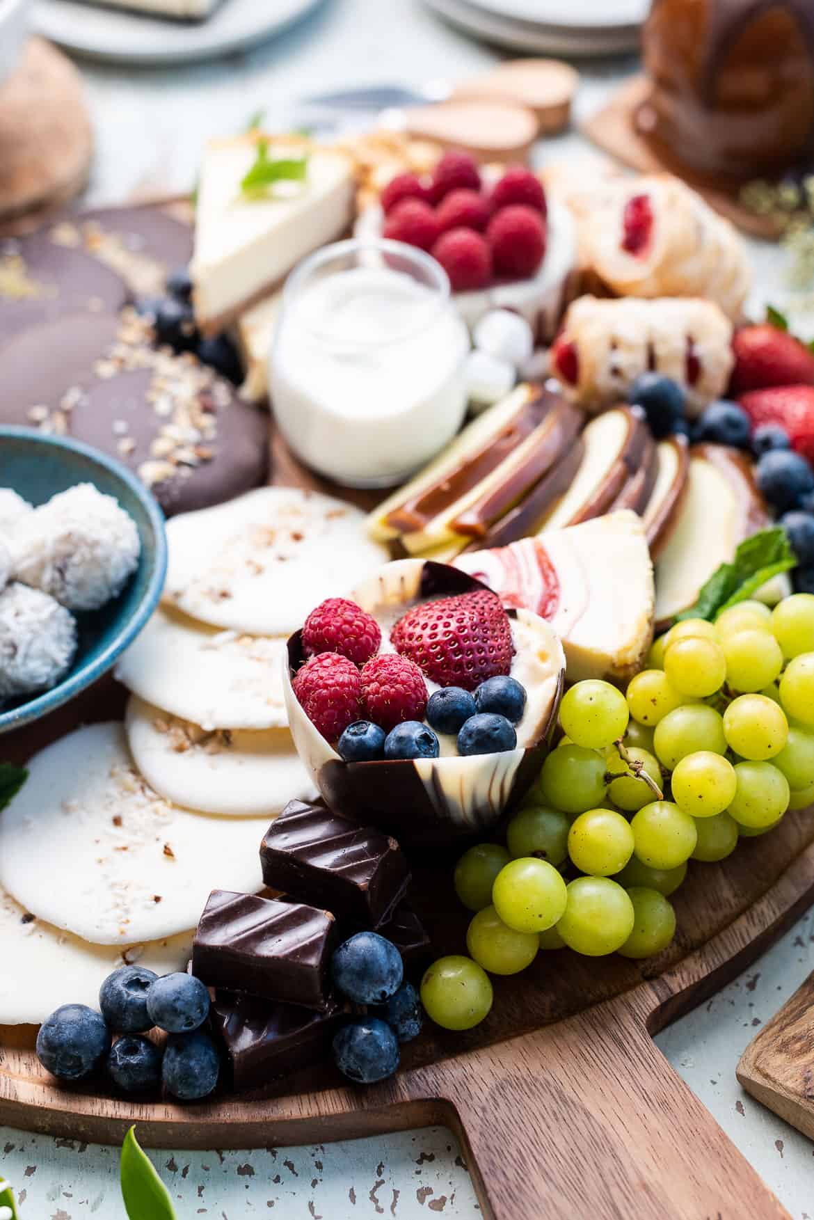 How to Make a Simple Dessert Charcuterie Board - Kitchen Confidante®