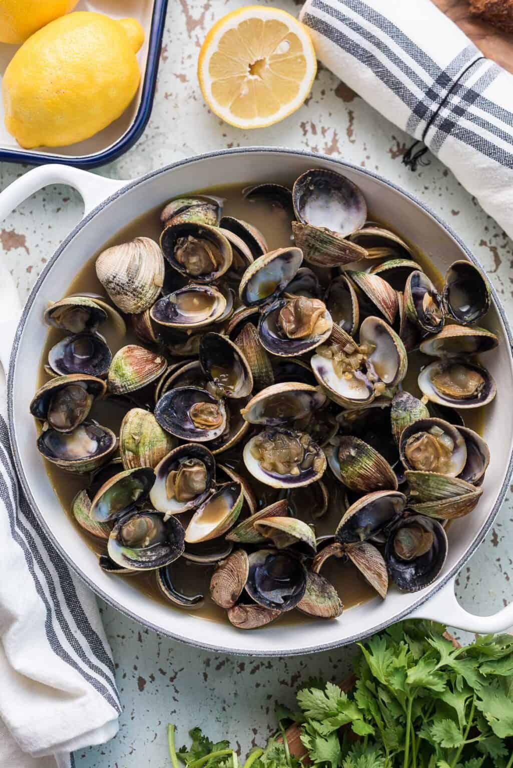 Steamed Clams with Broth (without wine) - Kitchen Confidante®