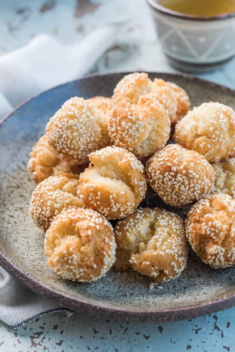 Laughing Doughnuts (Sesame Smiling Cookie Balls) in a serving bowl.