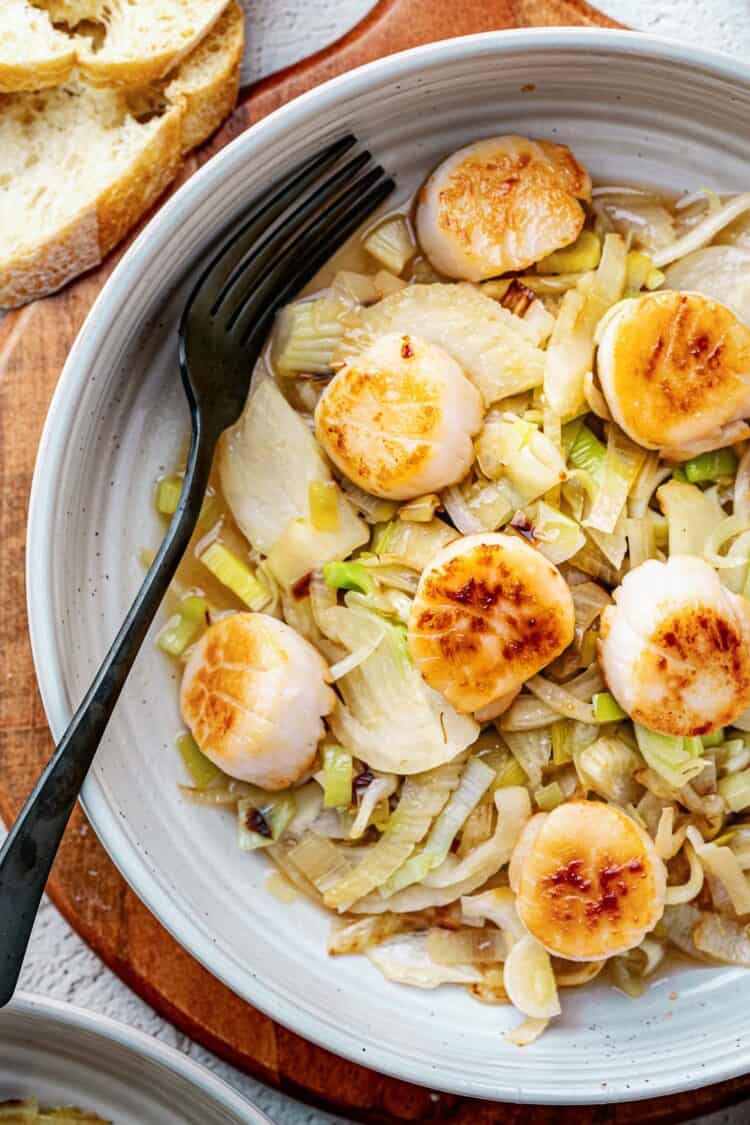 Seared scallops with braised fennel & leeks.