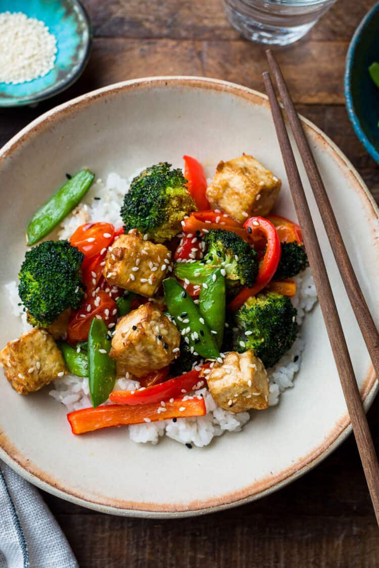 Air Fryer Sesame Garlic Tofu and Vegetables with rice.