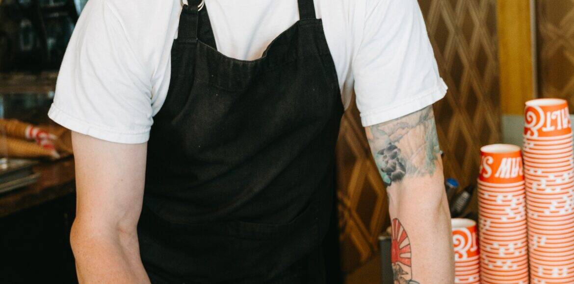 In Episode 109 of Kitchen Confidante, Liren chats with co-founder of Salt & Straw Tyler Malek about his journey of starting an icecream brand, and all of the ways his company gives back.