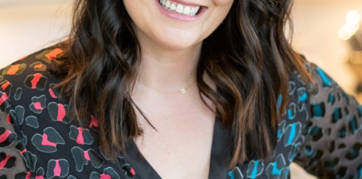 In Episode 110 of the Kitchen Confidante Podcast, Liren chats with Jessica Merchant about her newest book, "Everyday Eats".