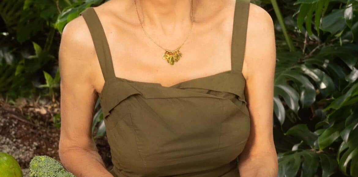 In Episode 112 of the Kitchen Confidante Podcast, Liren chats with Ellen Kanner about her career as a vegan chef, her passion as an advocate for a vegan lifestyle, and her new book, "Miami Vegan".