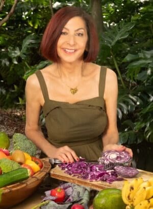 In Episode 112 of the Kitchen Confidante Podcast, Liren chats with Ellen Kanner about her career as a vegan chef, her passion as an advocate for a vegan lifestyle, and her new book, "Miami Vegan".
