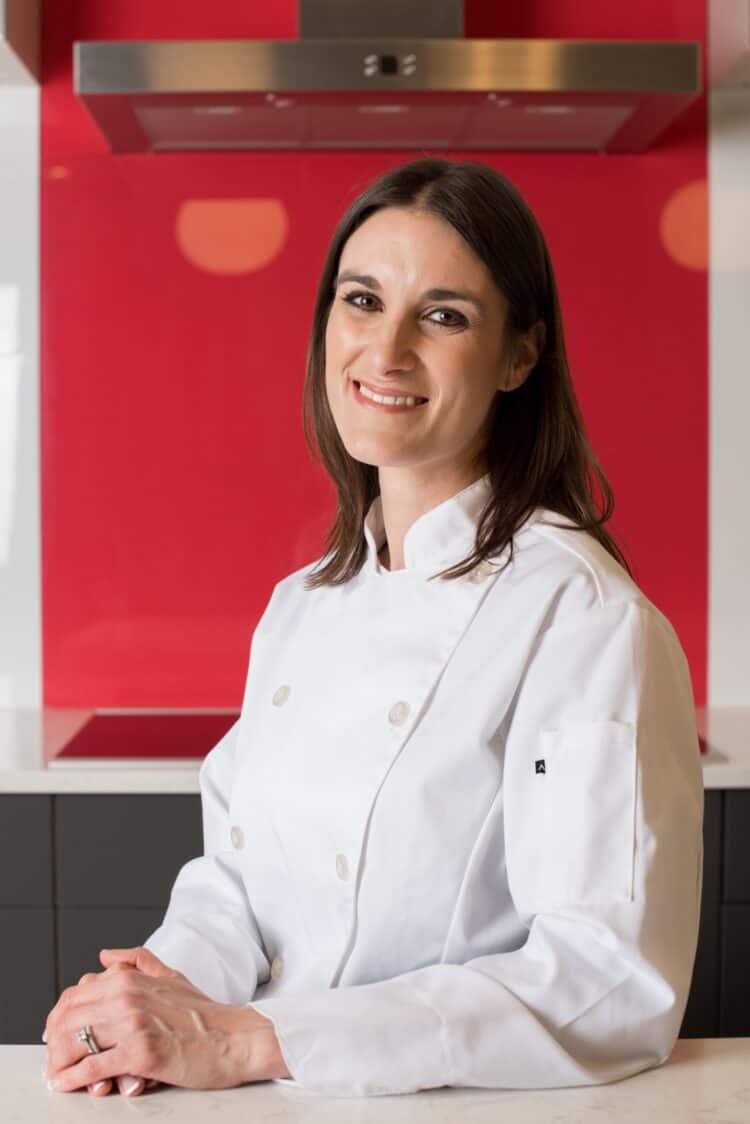 In Episode 113 of the Kitchen Confidante Podcast, Liren chats with Nicole Patel about her past career as an engineer and how she utilized that experience as she founded Delysia, becoming an award-winning chocolatier.