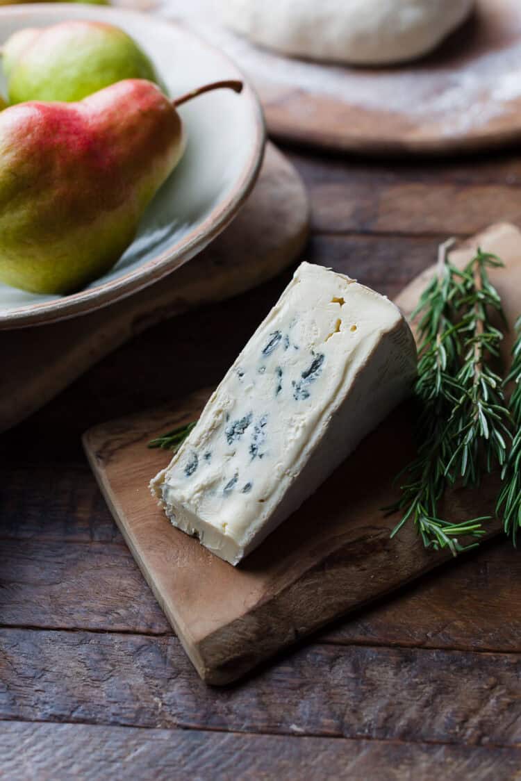 Blue cheese for pizza.