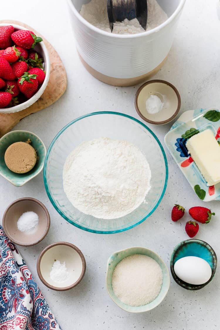 Ingredients for strawberry shortcake cookies.