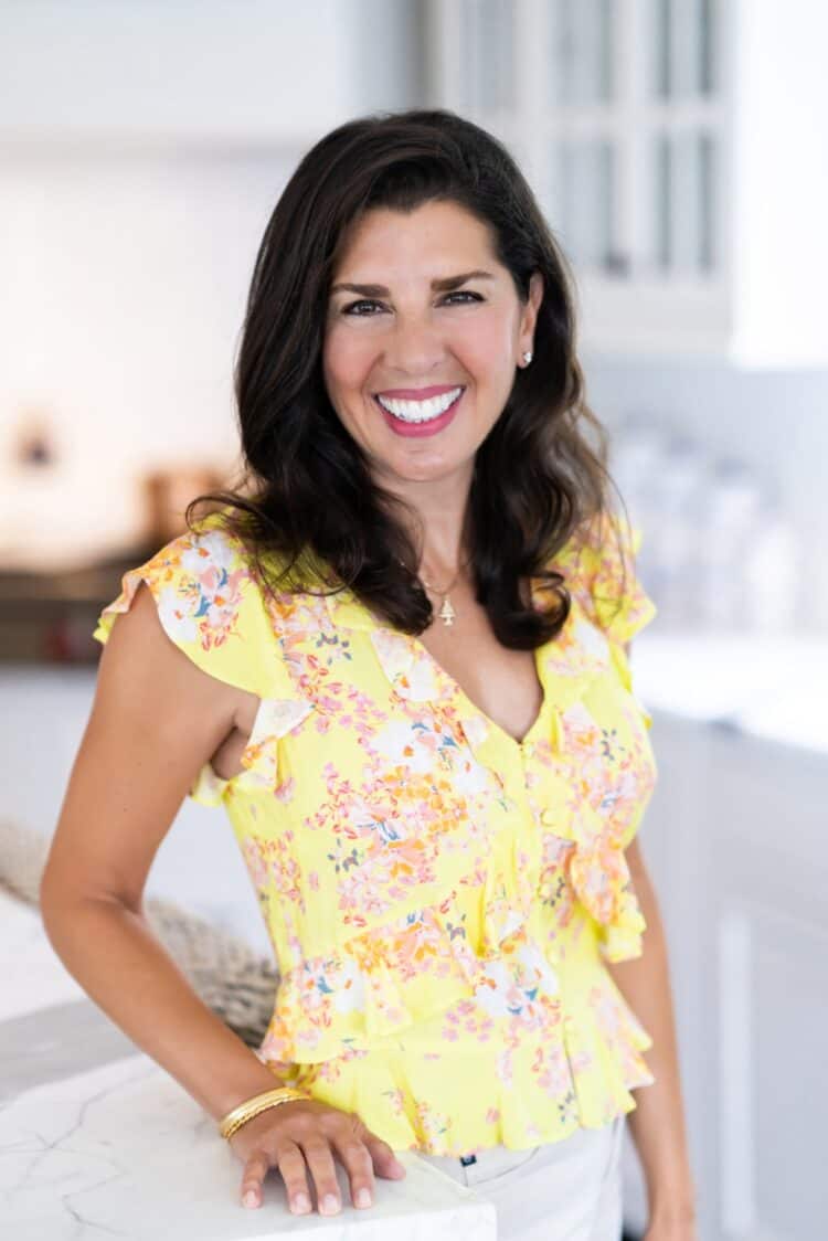 In Episode 121 of the Kitchen Confidante Podcast, Liren chats with Maureen Abood about Lebanese Baking.